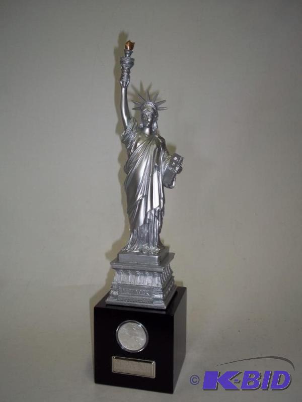 lot 1 image: Statue Of Liberty with Lady Liberty Coin...
