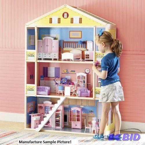 lot 99 image: Doll Townhouse Exclusive - Spacious, three-st...