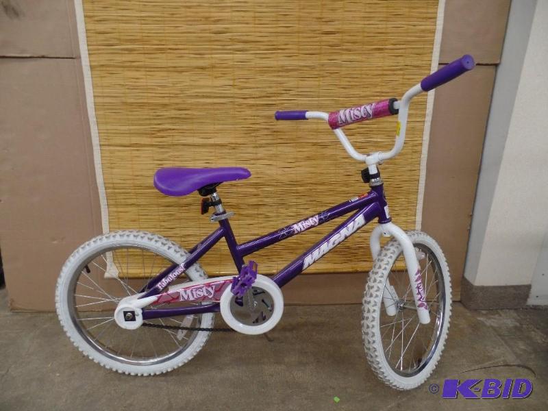 lot 10 image: Girls Bike