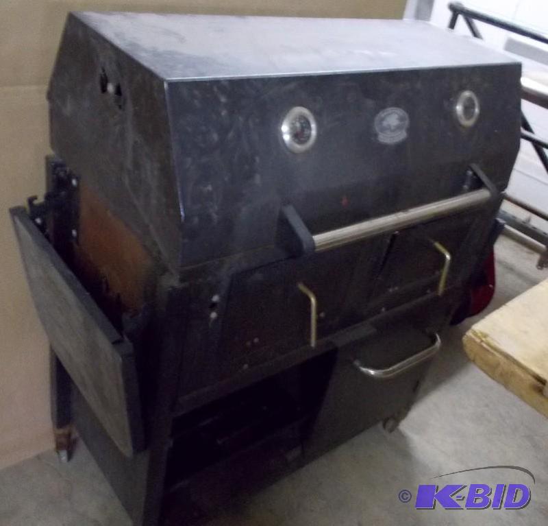 lot 14 image: Professional Barbecue