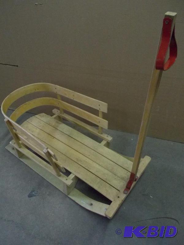 lot 15 image: Sled