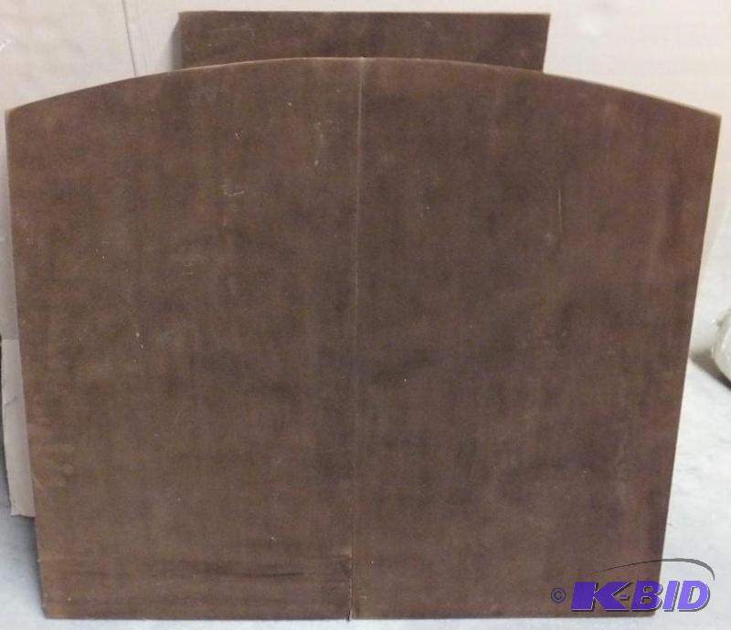 lot 19 image: Table Covering