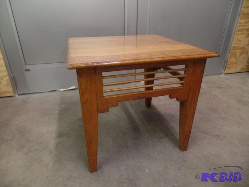 lot 25 image: Table