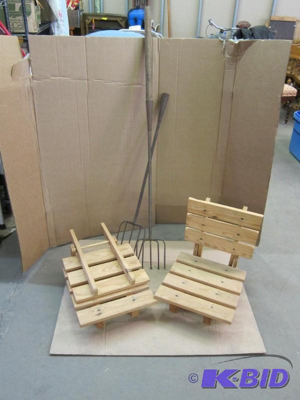 lot 28 image: Handmade Ice Fishing Chairs and 2 Spears