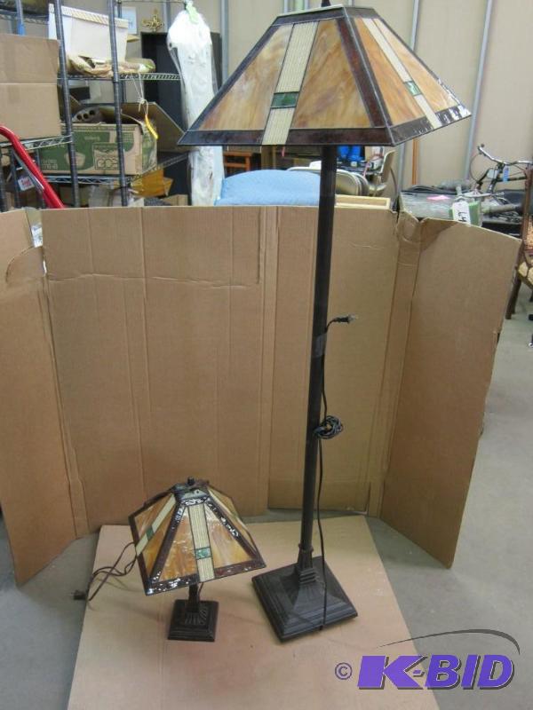 lot 37 image: 2 Matching Stainglass-like Lamps