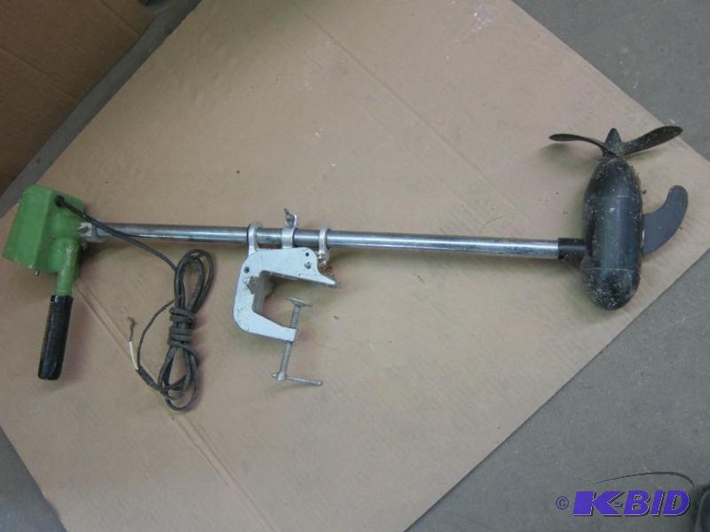 lot 38 image: Antique Trolling Motor