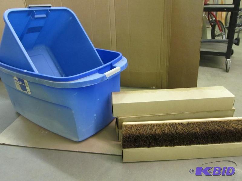 lot 40 image: 4 Push Broom Heads and 2 Totes