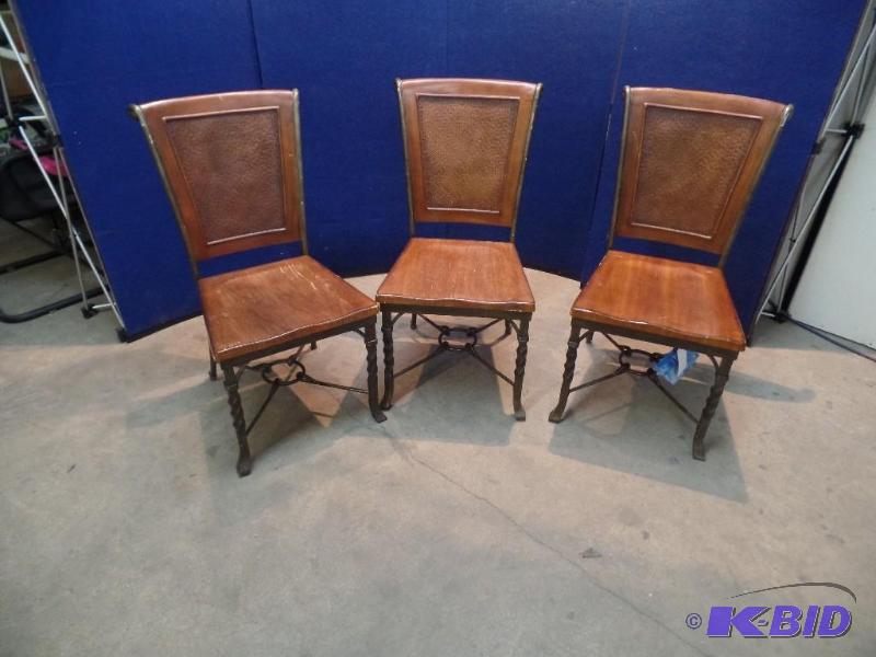 lot 6 image: 3 Riversides Vintage Treasures Chairs