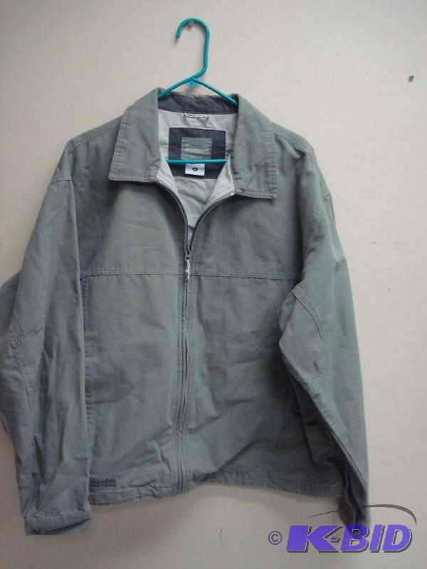 lot 102 image: Columbia Canvass Jacket Size XL Good Conditio...