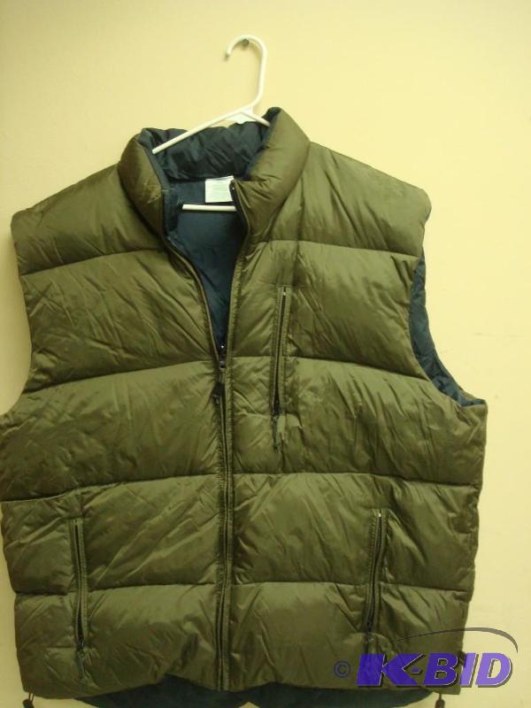 lot 107 image: Puffy Vest Size XXL...