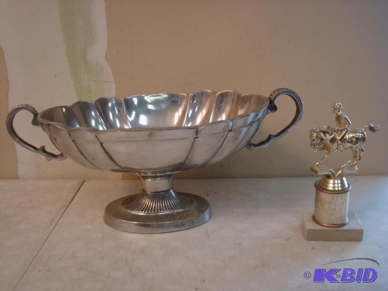 lot 153 image: Pair Of Horse Trophies ...