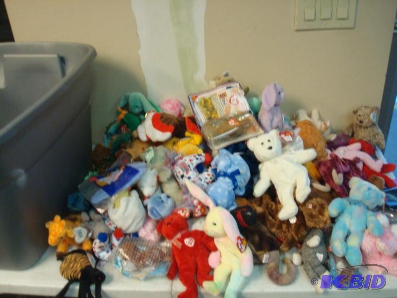 lot 161 image: Huge Lot Of Beanie Babies Some May Have Wear...