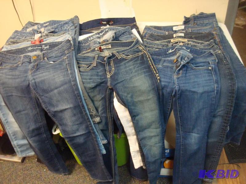 lot 166 image: Large Lot Of Girls Jeans Many Top Name Brands...