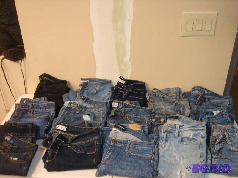 lot 169 image: Large Lot Of Jeans Many Top Name Brands, ...
