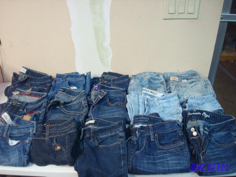 lot 170 image: Large Lot Of Jeans Many Top Name Brands, ...