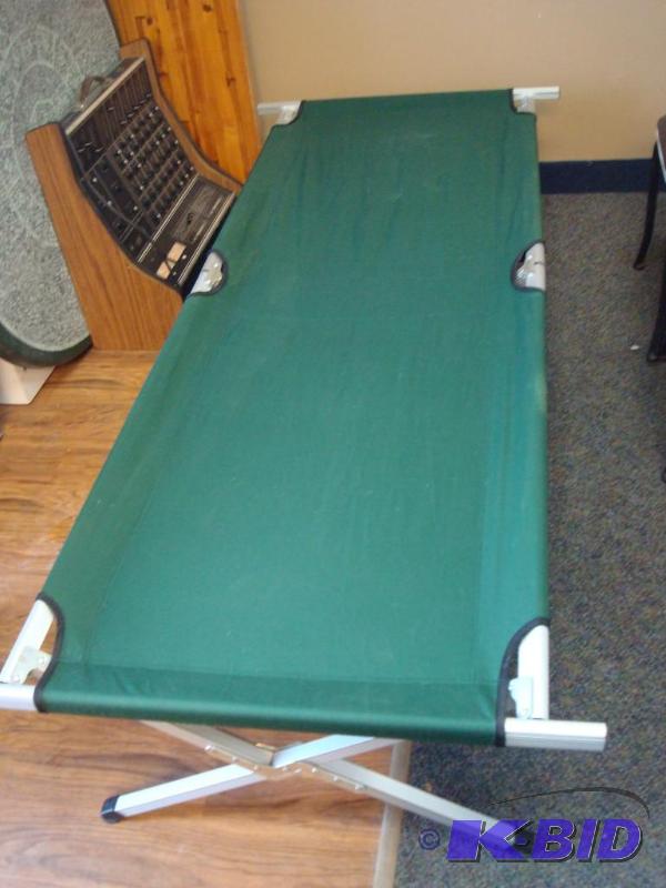 lot 19 image: Heavy Duty Folding Aluminum Frame Cot ...