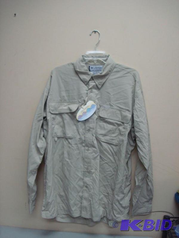 lot 198 image: New Columbia Breathable Button Up Shirt Size ...