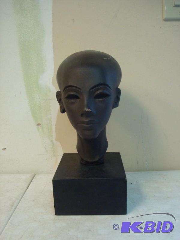 lot 3 image: Vintage Alva Museum Replicas New York, New Yo...