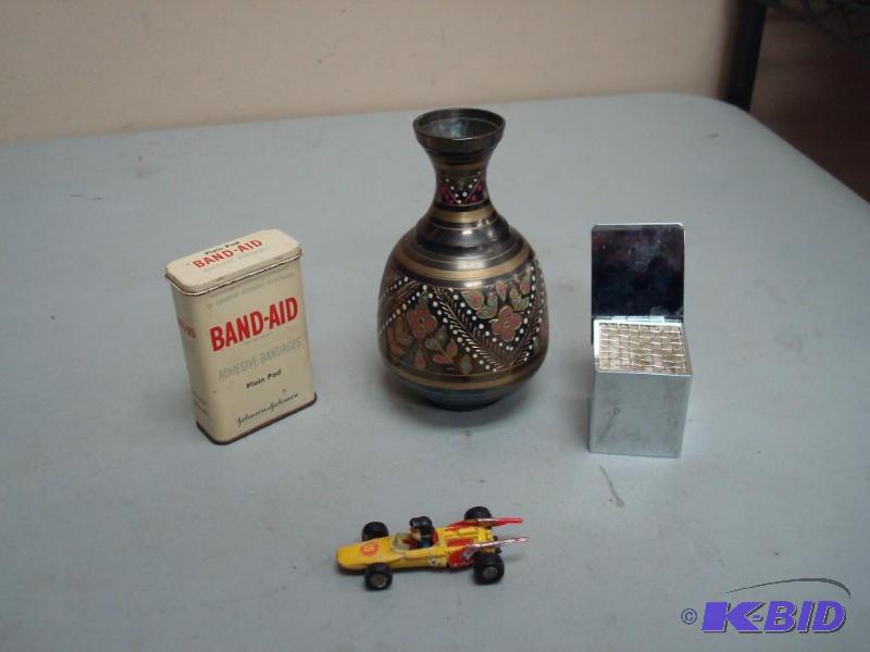lot 41 image: Lot Of Items Pictured, Vintage Peanuts Lucy C...