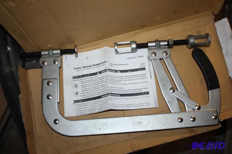 lot 101 image: Valve Spring Compressor Tool.