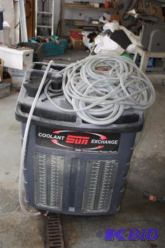 lot 11 image: Sun Coolant Exchange wContinuous Power Flush Snap-On Tools.