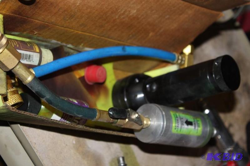 lot 110 image: AC Leak Kit