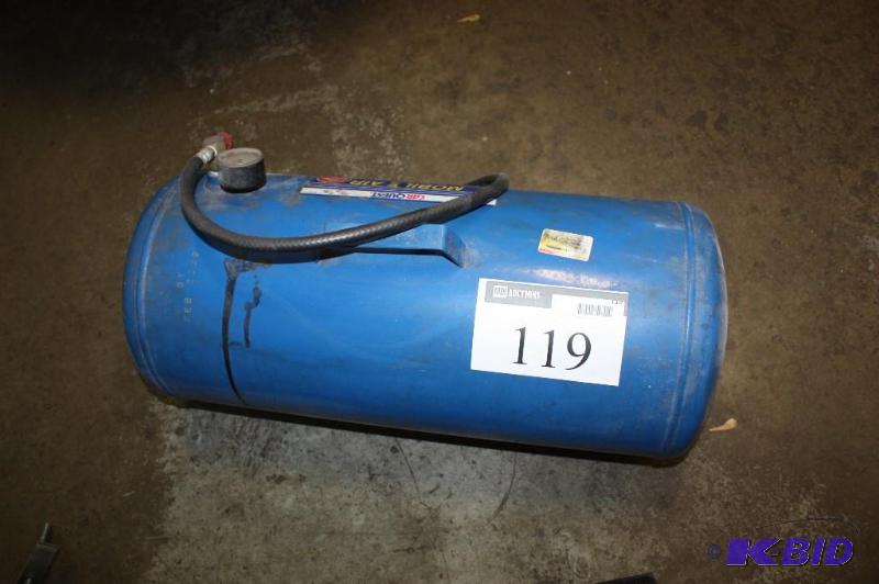 lot 119 image: Mobile Air Brand Portable Air Tank Model 97011 Max PSI 125 Recommended 85-125 PSI.