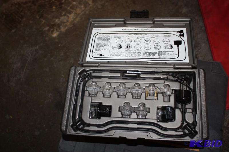 lot 136 image: Matco Tools Brand Model NLT3054C Noide-LiteIAC Tester Set