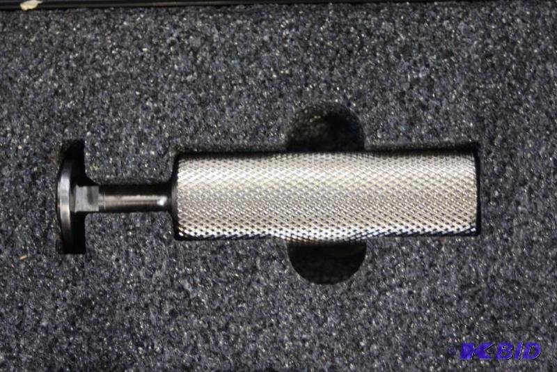 lot 144 image: Lockbuster Head 990