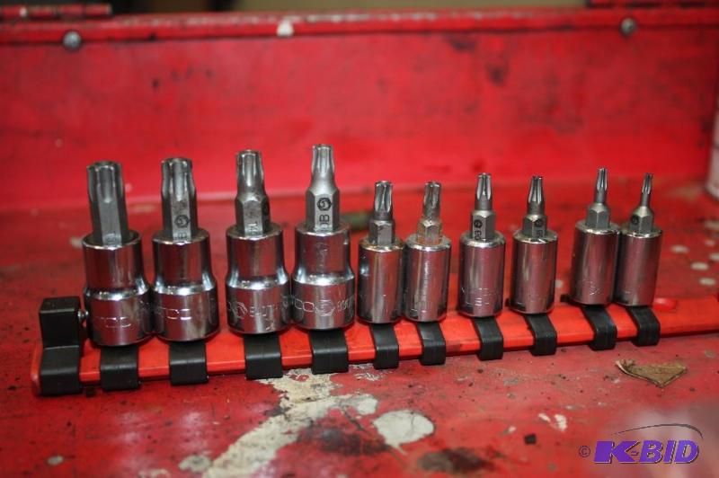 lot 182 image: Matco Brand Safety Torx Drive 14 Drive, T-8 to T 27 38 Drive, T30-T50.