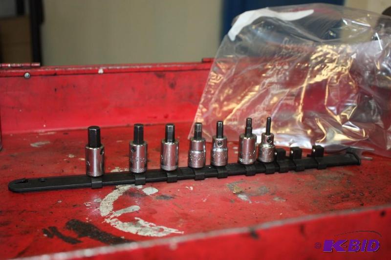 lot 186 image: Mac Tool 38 Drive Socket Metric 4mm-10mm wSnap Rail.