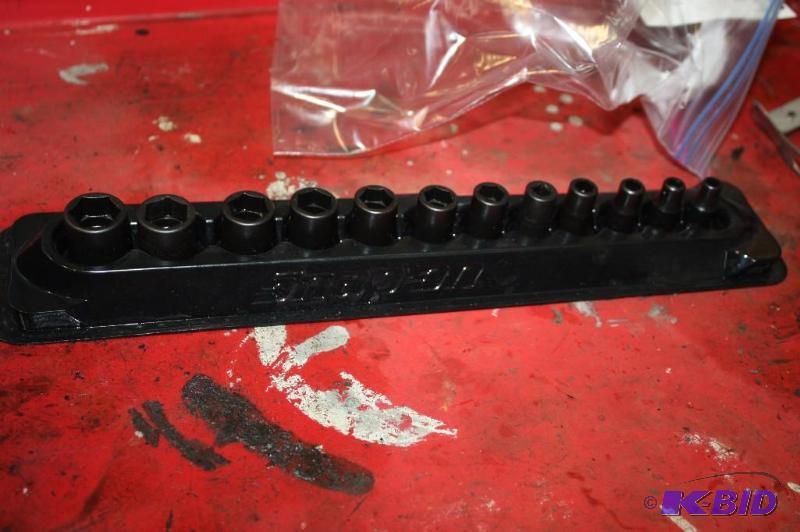 lot 190 image: Snap-On 14 Drive Metric Impact Shallow Well Sockets 4-15 on Mag Tray PAKT U231.