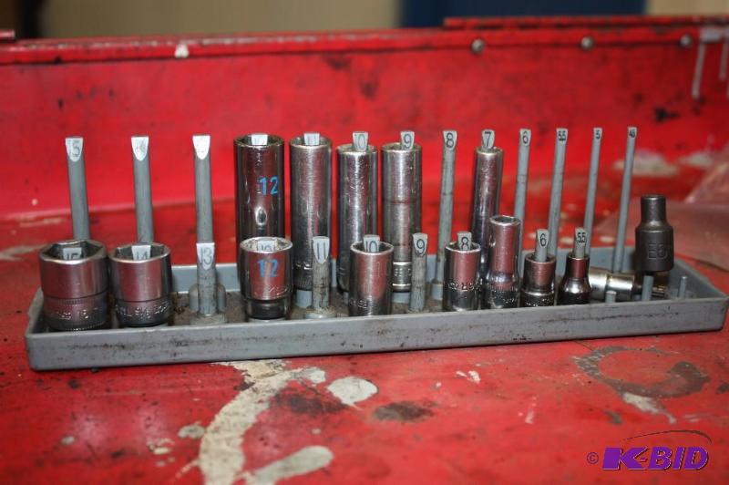 lot 191 image: Miscellaneous 14 Drive Sockets Including Matco, Snap-On, & more.