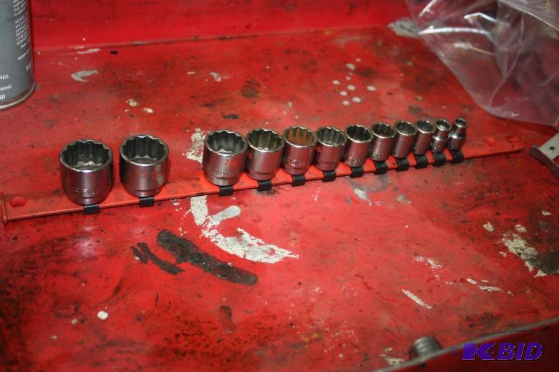 lot 195 image: Matco 38 Drive Socket Set SAE 515 to 1.