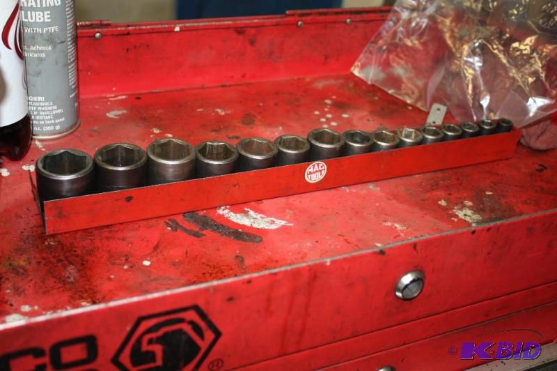 lot 199 image: Mac Tools 12 Drive Socket in Tray 38 to 1 14.