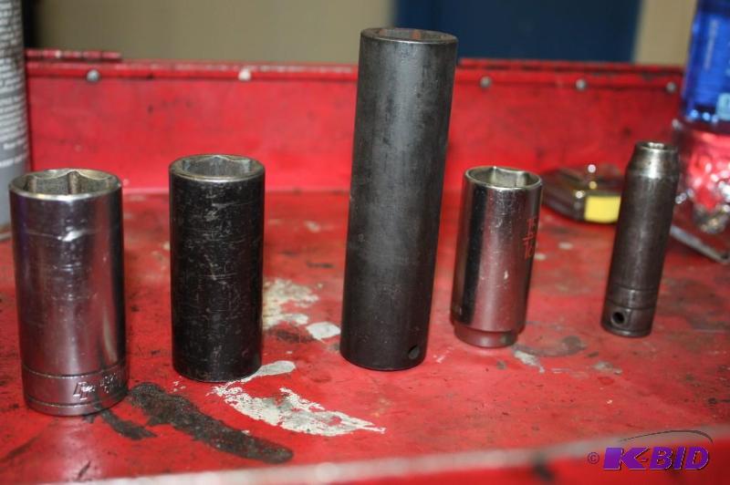 lot 212 image: 12 Drive Socket Set Standard.