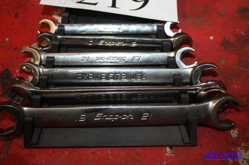 lot 219 image: Snap-On Fuel Line Wrench 9mm-21mm does Not Include 20.