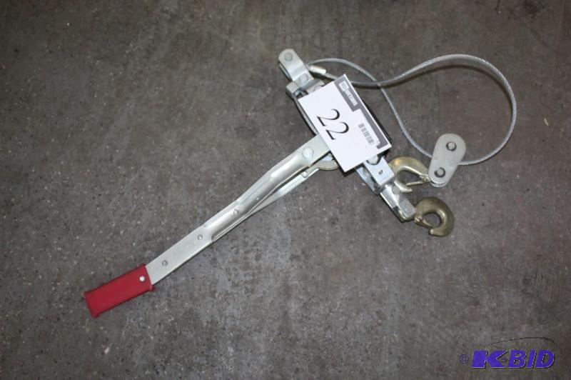 lot 22 image: Metal Winch wWinch Cable & Jack Handle