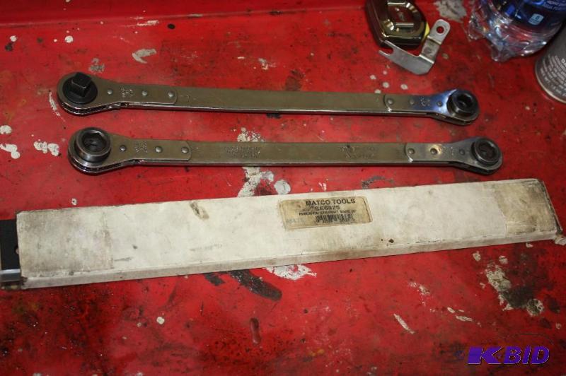 lot 228 image: Mac Brand Serpentine Wrench, 15mm, 18mm, SBT 85858580 Matco SE6475 18 Wrench.