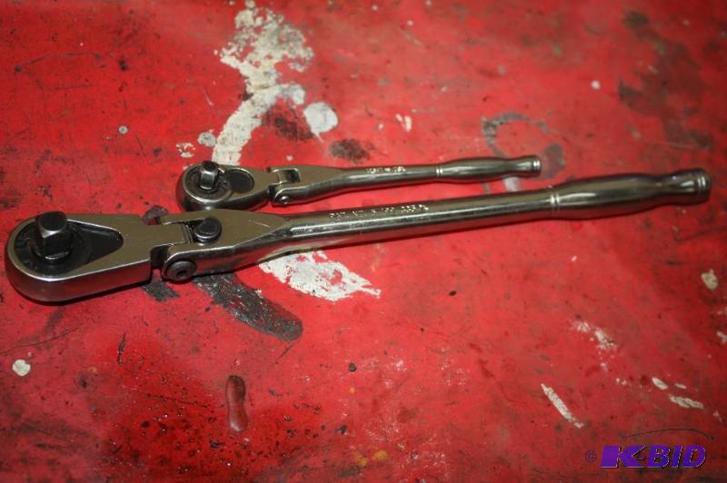 lot 229 image: Matco Swivel Head Socket Wrench, 38 to 14 Drive.