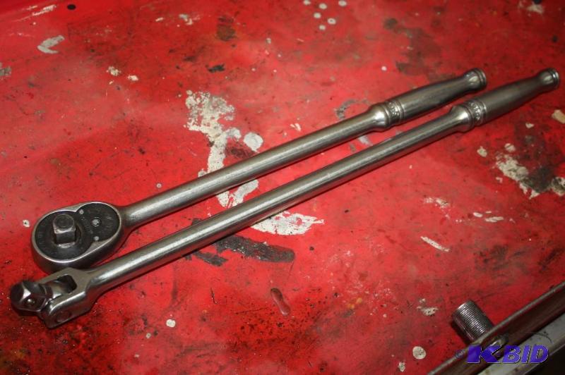 lot 231 image: (2) Snap-On 12 Drive Bar SL715 Rachet SA185 Breaker Bar.