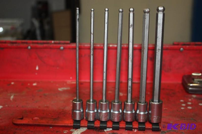 lot 238 image: Matco 6 Hex Wobble End Socket Set Sizes 14 to 38.