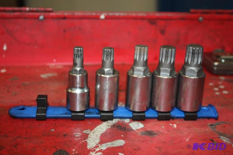 lot 240 image: Matco 12 Torx Socket Set 10mm-18mm 12pt.