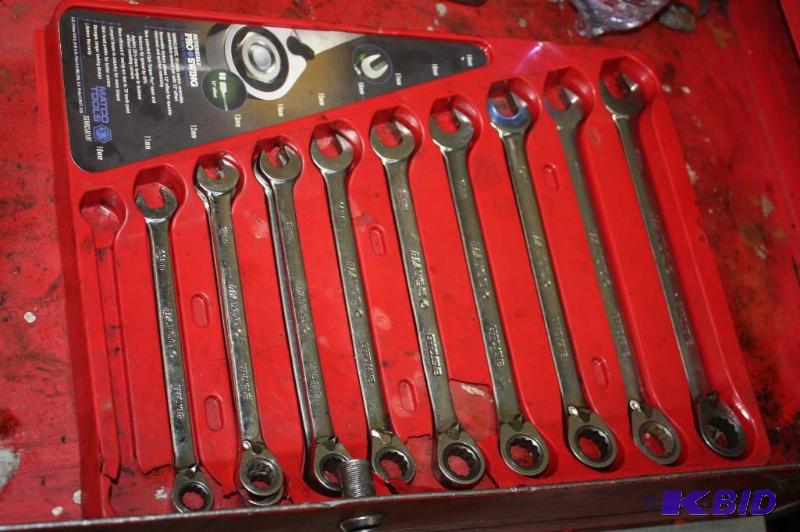 lot 247 image: Matco Ratchet Box End Set 11mm-19mm.