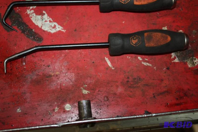 lot 252 image: Matco Angle Picks Scrapers And Miscellaneous Matco Tool.