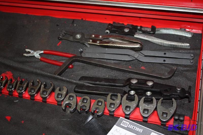 lot 254 image: Matco Crows Feet Set Metric & SAE 38-58 10mm-22mm Hose Crimper, app. 2 ct.