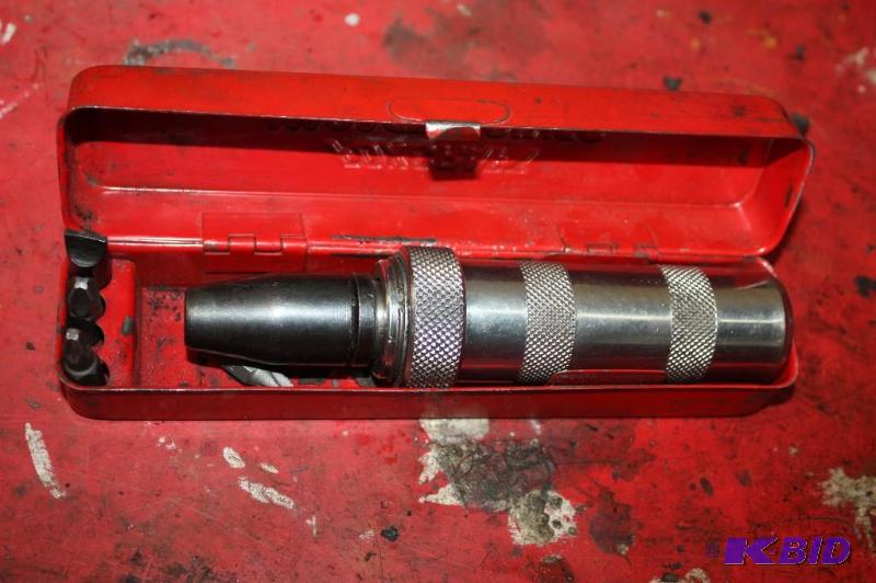 lot 255 image: Foxcraft Impact Driver wCase & Miscellaneous Bits.