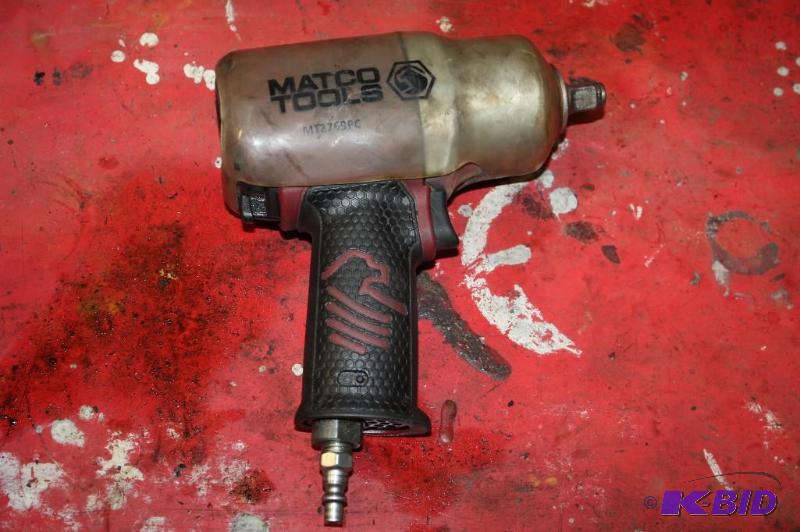 lot 256 image: Matco 12 Pneumatic Impact Wrench MT2769PC 7500RPM Air Powered.
