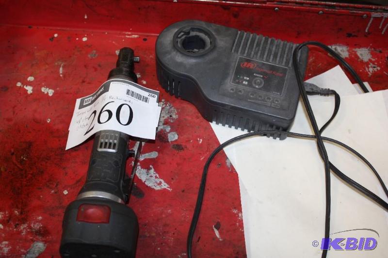 lot 260 image: Ingersoll Rand 14 Ratchet Wrench, R140 Rechargeable wCharger & Battery.