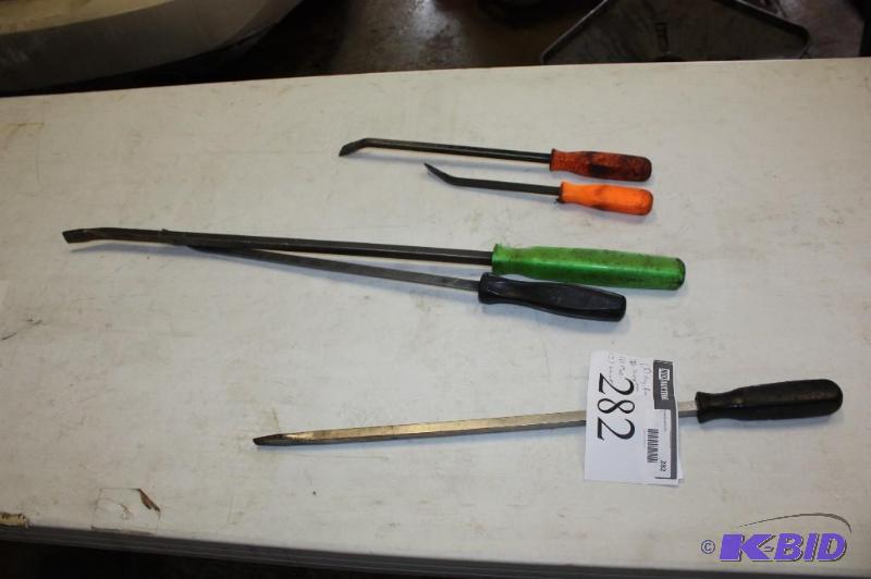 lot 282 image: Lot of (5) Pry Bars Including Snap-On, Mac Tools, And More.